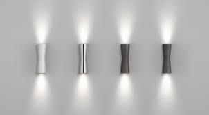 Insbesondere auf fluren oder gängen können wandleuchten für diesen zweck eine wertvolle alternative darstellen. Wandleuchte Clessidra 40 Von Flos Metall Made In Design