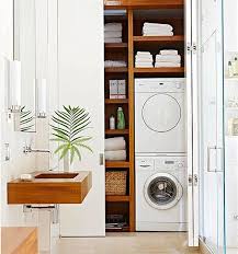En españa es habitual encontrar la lavadora en la cocina, en otros países lo normal es encontrarla en el baño principal. Lavadora Y Zonas De Plancha Donde Y Como Fotocasa Es Blog