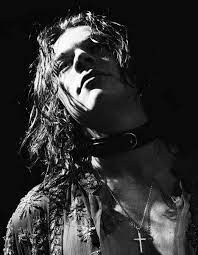 Thoughts On This Long Hair Collar Wearing Harry Harrystyles