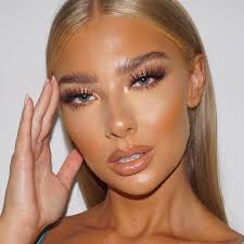 When the light is RIGHT 😍 @jesshunt2's forever our Golden Girl in TL7 💛  Glam by @emmadevinemakeup💄tattilashes.com