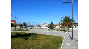 Διαθέτει οργανωμένα beach bars καθώς επίσης και ομπρέλες και ξαπλώστρες για. Foyrka Xalkidikh Halkidikitravel Com