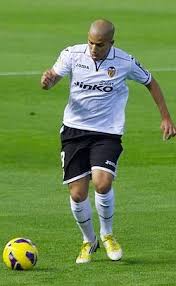 Kariyer sayfasında sofiane feghouli isimli futbolcunun sezon bazında takımının yer almış olduğu turnuvalardaki maç, gol, asist, sarı kart, kırmızı kart, oyuna girme, oyundan alınma, ilk onbirde oynadığı maç sayılarına ve aldığı süreye ulaşabilirsiniz. Category Sofiane Feghouli Wikimedia Commons