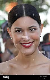 Julia jones hi-res stock photography and images