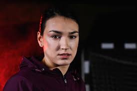 Cristina neagu is the daughter of vasilica and constantin neagu. Cristina Neagu SportivÄƒ Red Bull