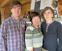 Radu albot hosts dominic stephan stricker in a atp stuttgart game, certain to entertain all tennis fans. Neuweiler Dominik Stricker Kennt Keine Langeweile Teinachtal Umgebung Schwarzwalder Bote