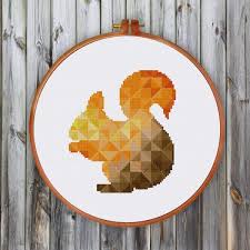 Unlike many other sites, we give you the pictures, the patterns and the code absolutely free. Geometric Squirrel Ritacuna