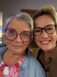 Zapraszam. Za chwilkę zaczynamy TVP. Info