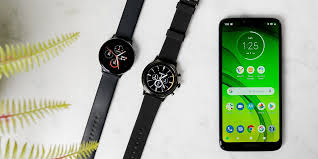 Several fitness trackers have some smartwatch functionality, and some smartwatches have fitness features, too. The Best Smartwatch For Android Phones In 2021 Reviews By Wirecutter