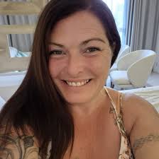 Do I need to book a knowledge test to renew my driver's license in  Courtenay?