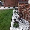 The border also employs some clever flower borders sometimes take the form of flowering edging plants. 3