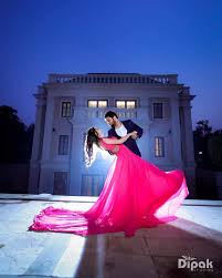 Bride Who Wore Extreme Long Gown On Her Prewedding Photoshoot Wedding Couple Poses Photography Pre Wedding Photoshoot Pre Wedding Poses