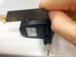 A general observation with the apple products is that they will attempt to draw the maximum current if and only if the voltage level on pin 1 with respect to the current draw remains constant between 5 and 5.25 volts. Modify A Cheap Usb Charger To Feed An Ipod Iphone Or Samsung Galaxy 7 Steps With Pictures Instructables