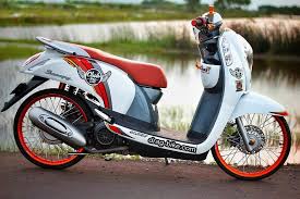 40 Foto Gambar Modifikasi Scoopy Thailook Simple Jari Jari Velg 17 Drag Bike Com Velg Motor Honda