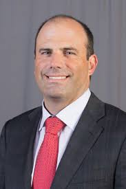 Robert Heath's Instagram, Twitter & Facebook