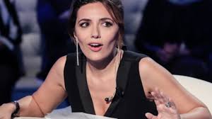 Serena rossi è un'attrice e cantante nata a napoli nel 1985 da una famiglia di musicisti. Acvbx Vs11nnvm