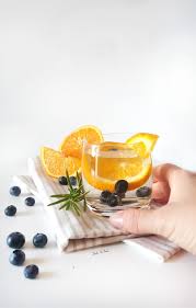 Alcuni consigli per farla, ecco la ricetta. Acqua Detox Mirtilli E Arancia Dulcis In Fundo