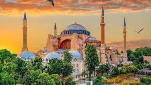 Ayasofya, dünya mimarlık tarihinden bu yana ayakta kalmayı başarabilmiş, görkemi, ihtişamı, büyüklüğü ve işleselliği yönünden mimari sanat dünyası açısından çok önemli bir. Ayasofya Ne Zaman Muze Oldu Iste Gecmisten Gunumuze Ayasofya Nin Tarihi Son Dakika Haberleri