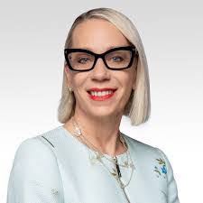 Janelle Walton's Instagram, Twitter & Facebook