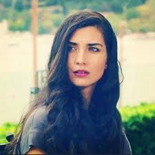 Elif Tuba Buyukustun Kara Para Ask Beautiful Eyes Tuba Buyukustun Beauty