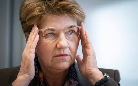 Viola Amherd et sa conseillère dans la tourmente