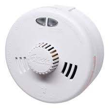 The number one reason a smoke detector wont stop my wife and i and young son just moved into a fairly new home. Kidde Slick Fast Fit Mains Heat Alarm With Alkaline Battery 3sfw