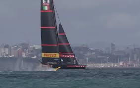 Luna rossa non molla di un centrimetro. Chris Steele Compares Emirates Team New Zealand And Prada Luna Rossa Pirelli Team Live Sail Die