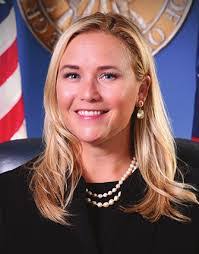 Corinne Hoover's Instagram, Twitter & Facebook