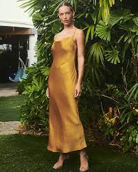 Whether the wedding is taking place at a stunning seaside venue or in a romantic garden setting, read on for the best summer wedding guest outfits for every headed to a wedding and not sure if you want to wear a dress? 35 Best Summer Wedding Guest Dresses For Women To Wear In 2021