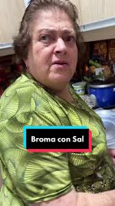 Broma de la Cucharada de Sal que Te Hará Reír