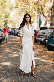 Accédez aux dernières tendances avec notre sélection pour femme, homme et enfant. Tendance Robes Longues 14 Manieres Differentes Mais Ultra Mode De La Porter Vogue Paris