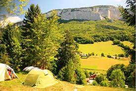 la porte saint martin camping