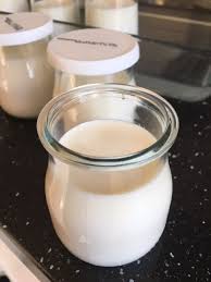 Des Yaourts Bio Natures Faits Maison Au Four Sans Yaourtiere Yaourt Au Four Recette Yaourt Nature Recette Yaourt