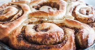 Saftige Zimtschnecken Mit Apfel Walnuss Geniales Rezept In 2020 Kochen Und Backen Rezepte Kekse Backen Rezept Kochen Und Backen