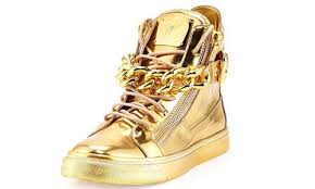 Here is the list of top 10 most popular shoe brands in 2020 that are extremely comfortable and elegant and offer amazing styles and unique designs with extreme comfort. Top 20 Shoe Brands In The World 2021