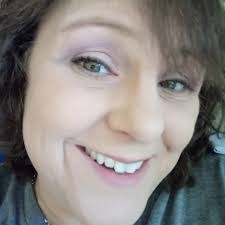 Paula Boling's Instagram, Twitter & Facebook