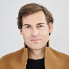 Kultur · Ziervogel-Ausstellung: "Wir sollen wie Hunde sein" · Podcast in  der ARD Audiothek