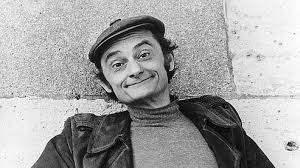 Résultat de recherche d'images pour "acteur avec gant de boxe comique"