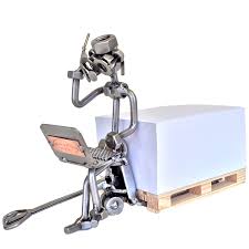 Ijzersterkegeschenken Nl Cadeau Beeldje Logistiek Medewerker Hk186 Origineel Cadeau Unieke Metalen Beeldjes