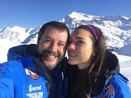 Matteo salvini adopta una visión muy crítica de la unión europea (ue), especialmente del euro, que describió como un «crimen contra la humanidad». Salvini E Il Commento Social A Francesca Verdini Bella Punto Ilgiornale It