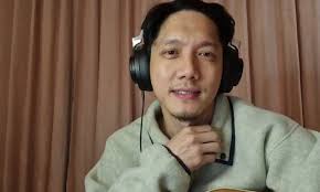 ขอแสดงความเสียใจ กับครอบครัวคุณ อาคม ปรีดากุล หรือ น้าค่อม ชวนชื่น ที่เกิดเหตุการณ์ไม่คาดฝันแบบนี้เกิดขึ้น มันเร็วเกินไป เกินกว่าทุกคน. Ervafw Mkmhmm