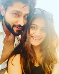 Isha Keskar And Rishi Saxena S Love Story Did You Know It Was The Actress Who Proposed Find Out More Ta osoba nie posiada jeszcze noty biograficznej. isha keskar and rishi saxena s love