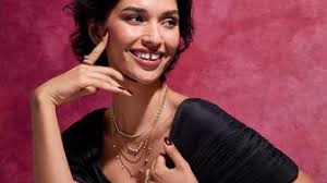 2 Still Sought in So. California Smash-and-Grabs