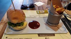 3) nel frattempo, prepara gli hamburger. Hamburger Di Salmone Picture Of Hambu Vimercate Tripadvisor