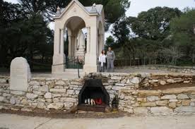 La segunda revelación también fue anunciada a los videntes por un resplandor vivo regresó a portugal en 1946 (donde visitó fátima de incógnito) y en marzo de 1948, después de recibir un permiso especial. Cuarta Aparicion De La Virgen En 1917 Picture Of Fatima Santarem District Tripadvisor
