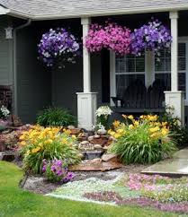 Anda dapat membuat sebuah desain taman kecil depan rumah dengan menambahkan sebuah kolam. Desain Taman Kecil Depan Rumah Rancangan Desain Rumah Minimalis