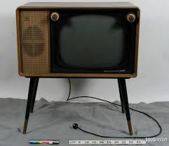 Players (styled player$ for logos) is an american television program focused on video games that aired on g4 (formerly g4techtv) starting in 2002. Television Admiral Imperial 800 Timber Glass Electronic Components Made By Admiral Of Australia Pty Limited Sydney New South Wales Australia 1957 Maas Collection