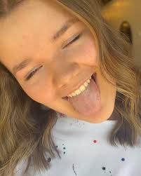 The cutest lil nug , & the newest Harrison High School cheerleader! OMG!  Had to post her to celebrate 🥹, #evansvillehairstylist #evansvillestylist  #highlights #brunette