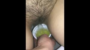 女の子はガラスやトイレ、またはあなたの口の中で放尿;）排卵検査の5日目