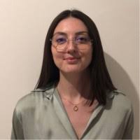 300+ profils pour “April”