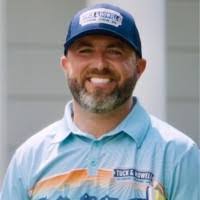 Justin Crews's Instagram, Twitter & Facebook